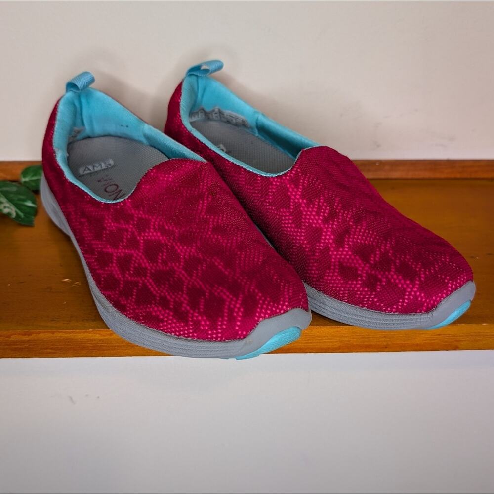 Vionic Slip-On Sneakers – Fuchsia & Aqua – Size 5